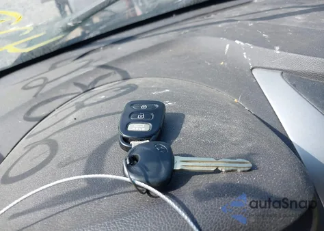 2013 Hyundai Elantra Gls from USA, damaged, VIN 5NPDH4AE8DH327783